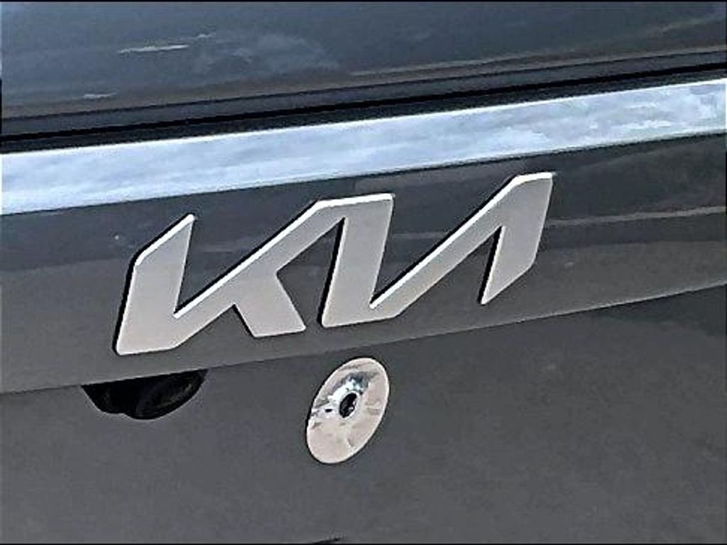 Used 2023 Gray Kia Wind image 27