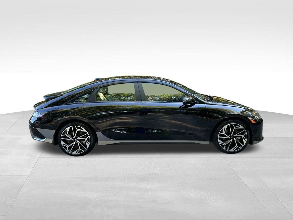 Used 2024 Black Hyundai SEL image 7