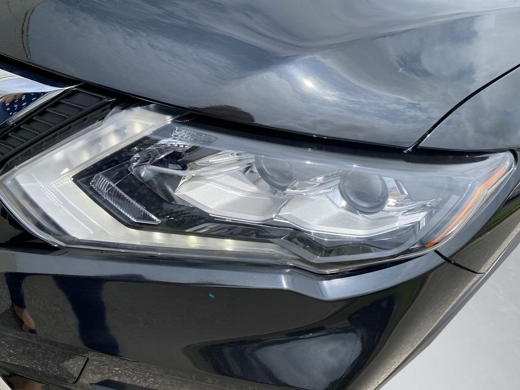 Used 2019 Magnetic Black Pearl Nissan SL image 24