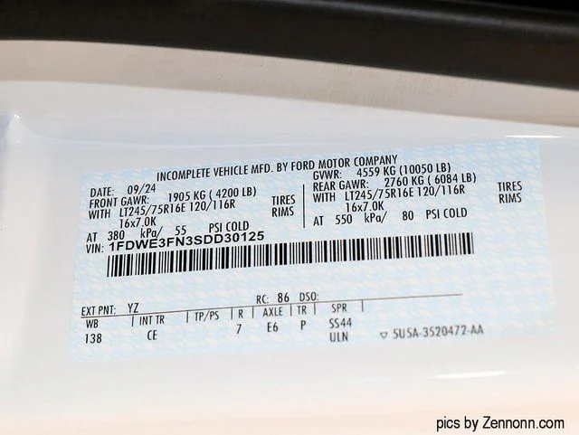 New 2025 Oxford White Ford E-350 SRW image 28