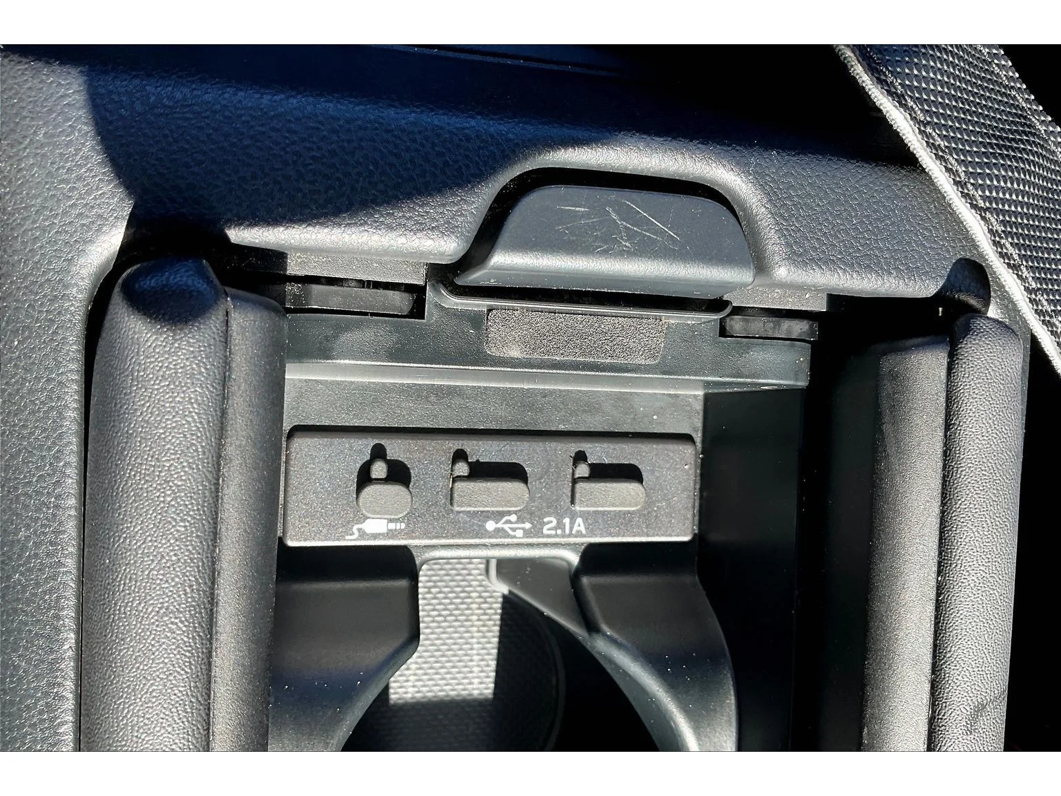 Used 2022 White Subaru Limited image 20