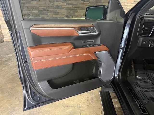 Used 2022 Titanium GMC Denali Ultimate image 11