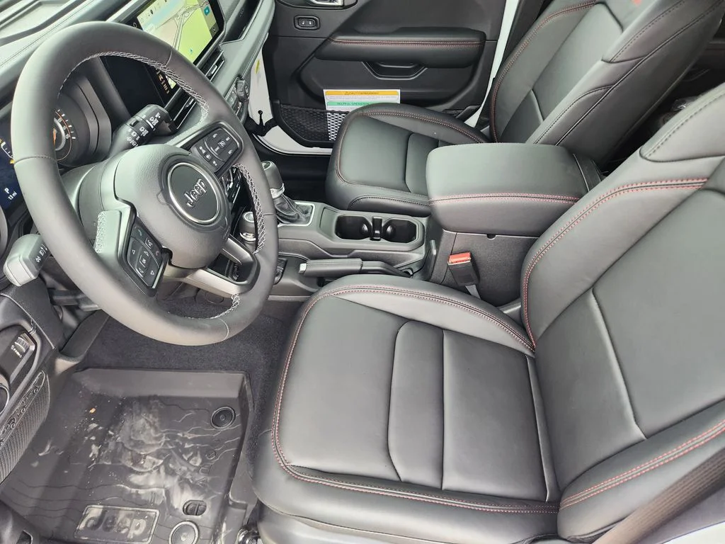 New 2026 Bright White Clear-Coat Exterior Paint Jeep Rubicon X image 9