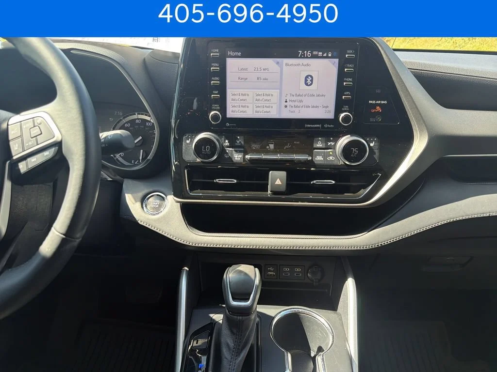 Pre-Owned 2022 Toyota Highlander XLE