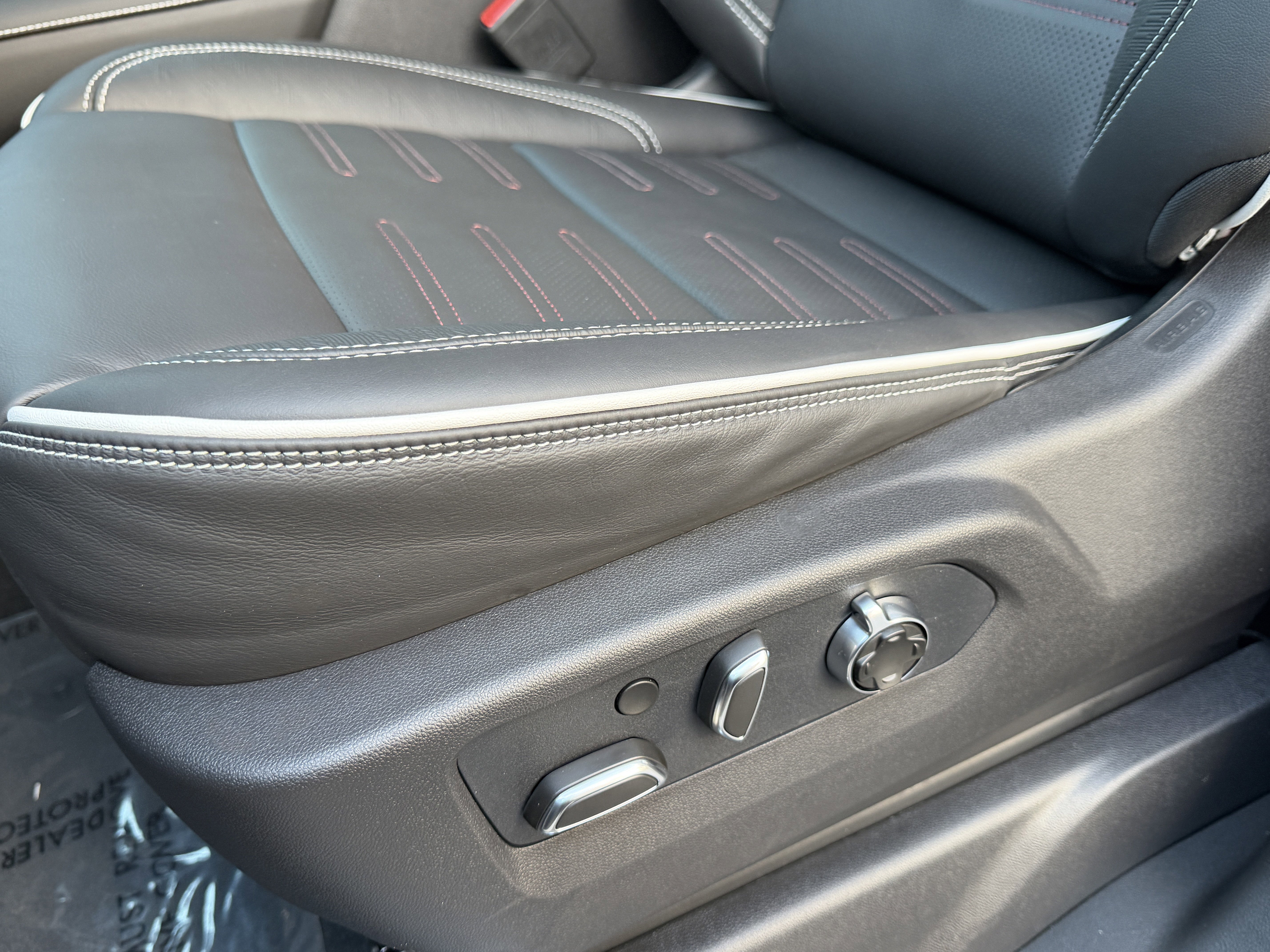2026 GMC Sierra 1500 AT4X - Photo 13