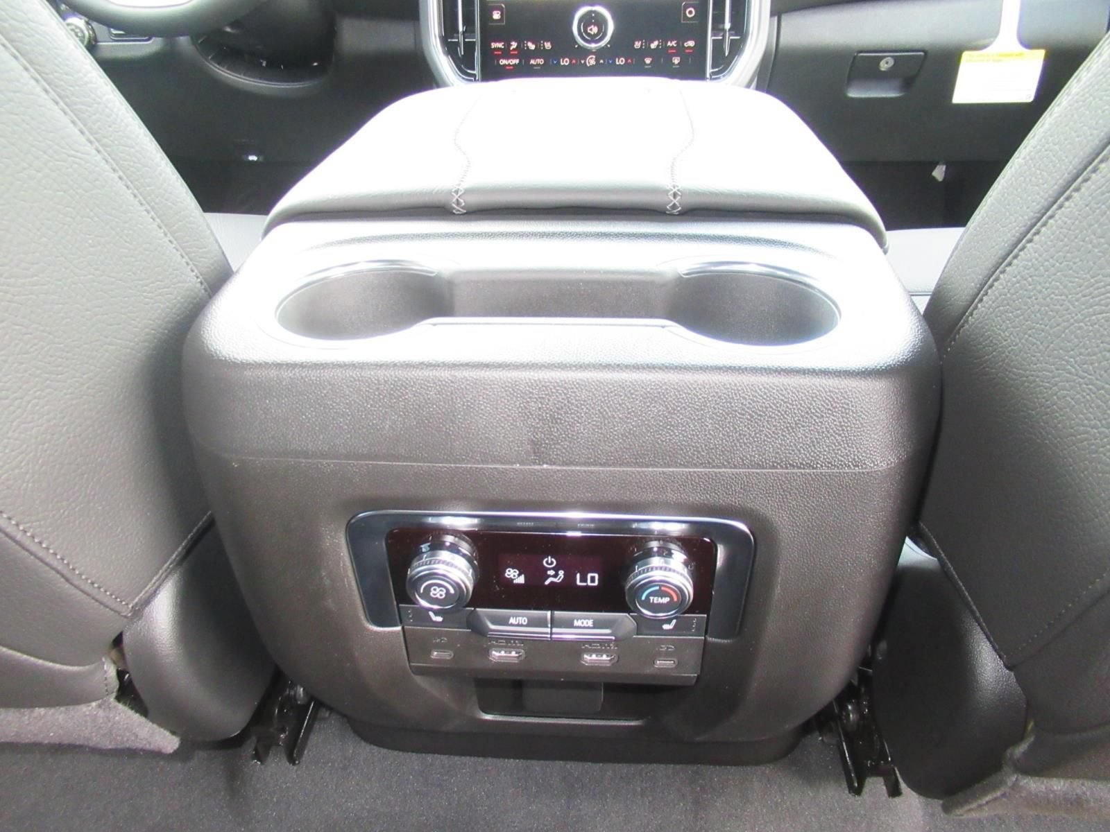 2026 GMC Yukon Denali - Photo 37