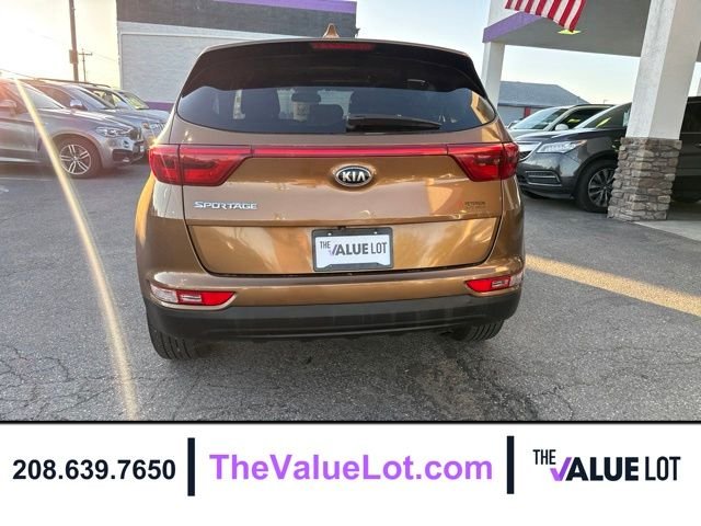 Used 2018 Brown Kia LX image 5
