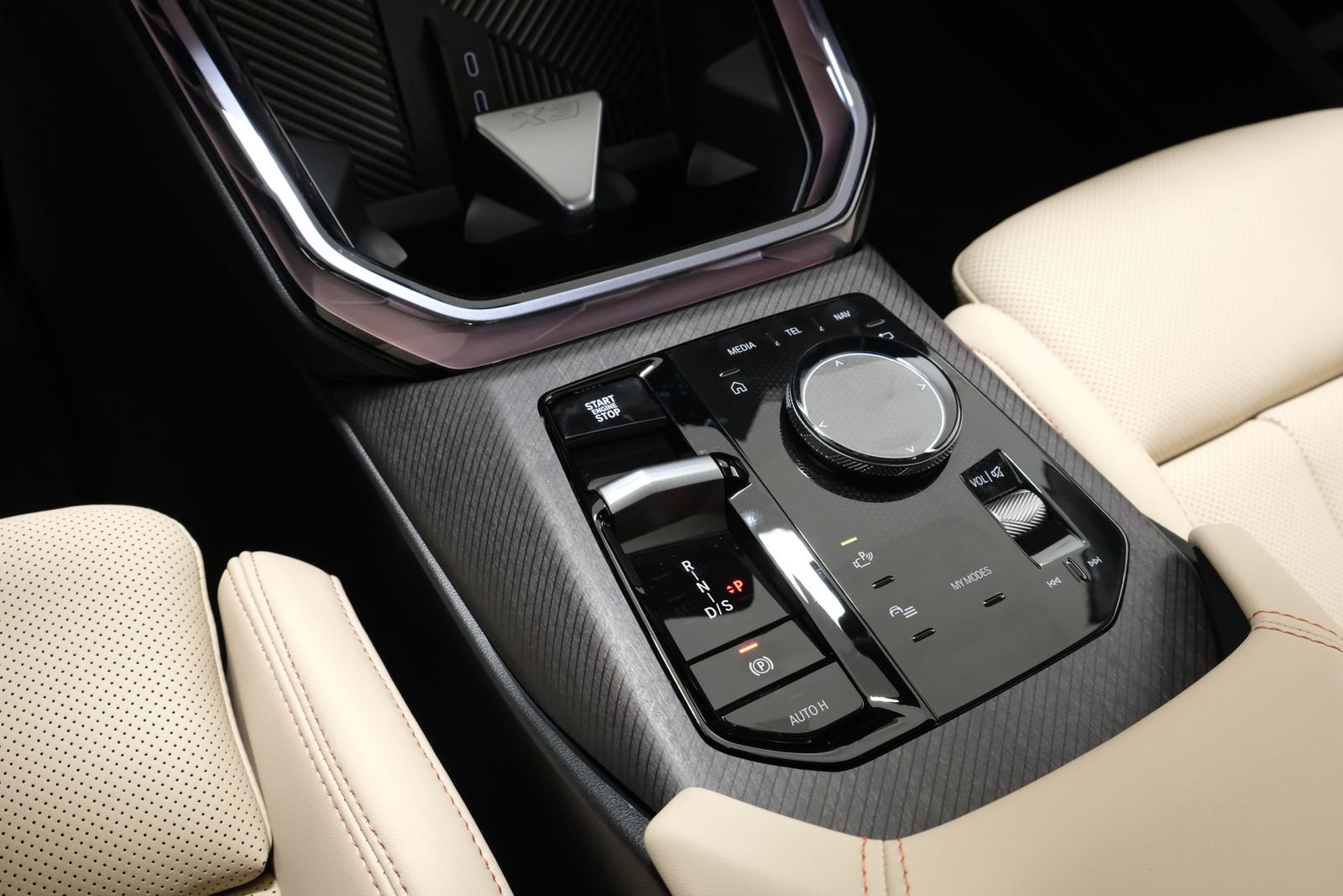 New 2026 Alpine White BMW 30 xDrive image 21