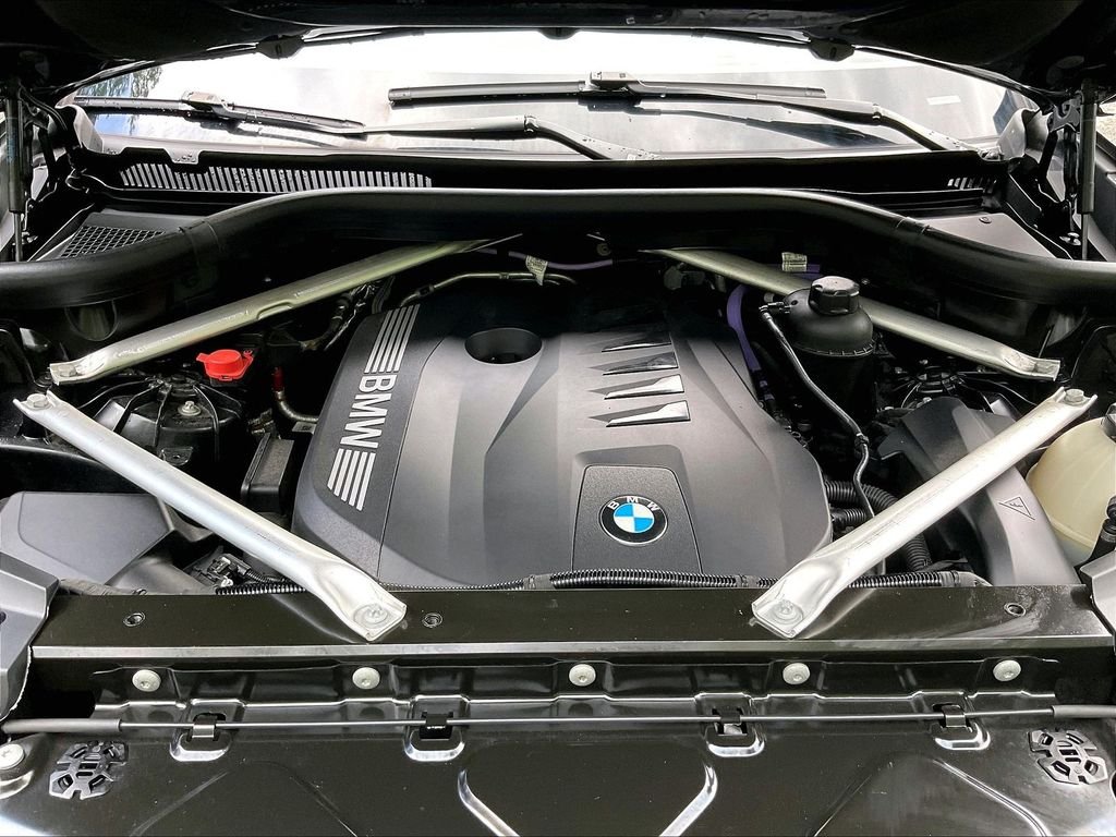 Used 2024 Black BMW xDrive40i image 30