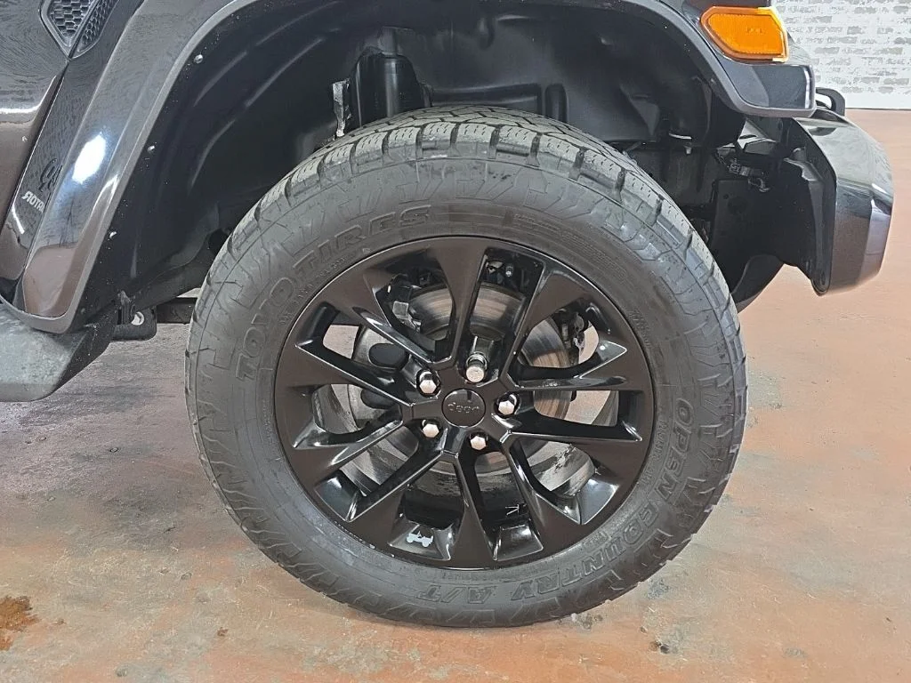 Used 2021 Black Jeep Overland image 10