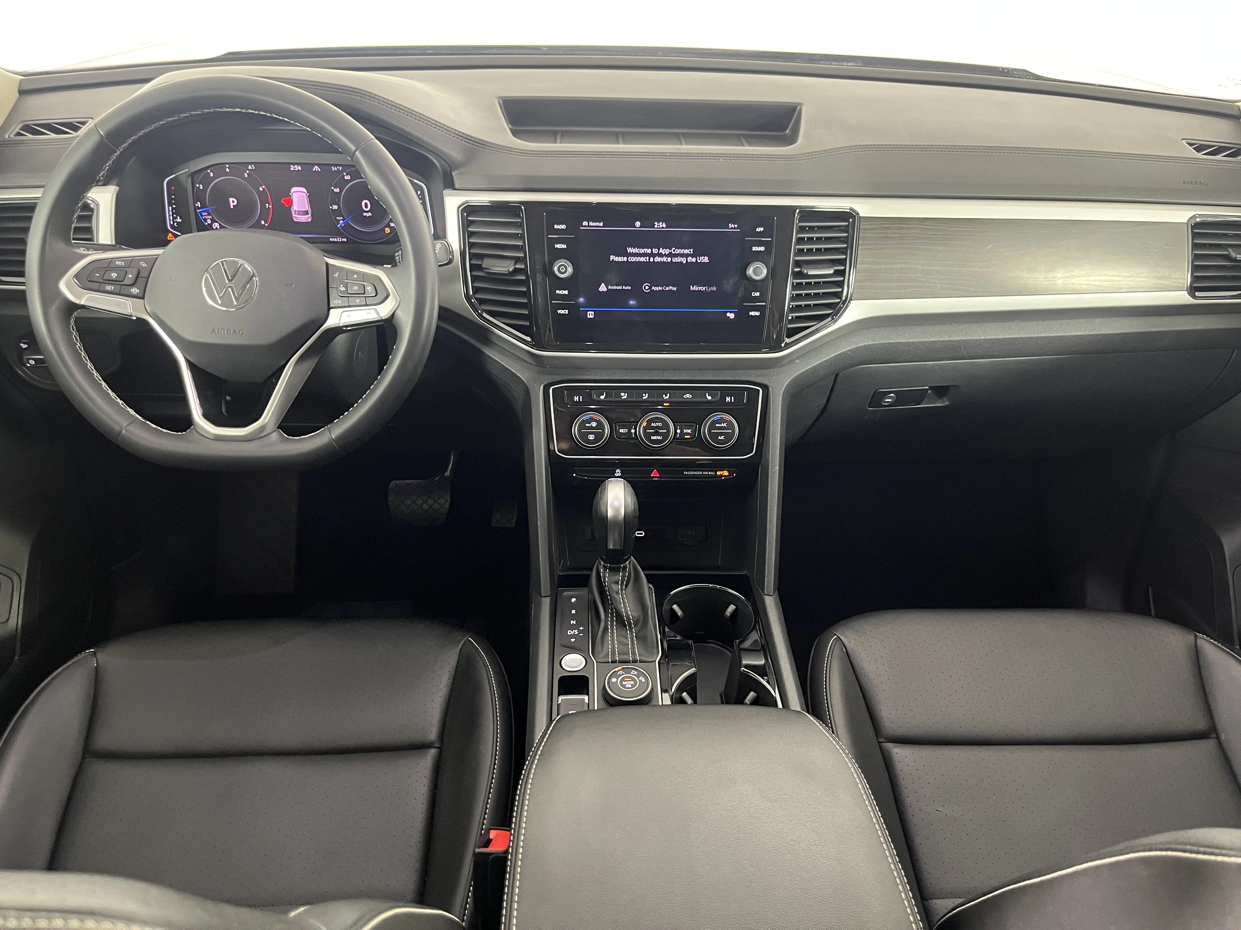 2023 Volkswagen Atlas SE w/Tech - Photo 10