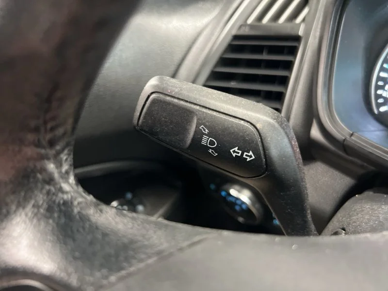 Used 2020 Blue Ford SE image 22