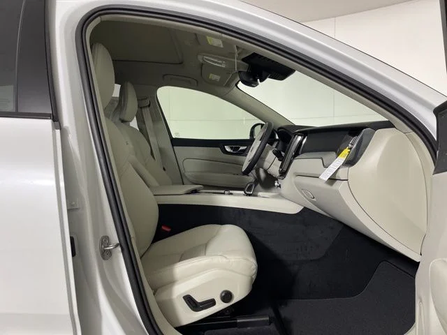 Certified Used 2025 Crystal White Volvo Plus image 21