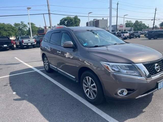 Used 2014 Brown Nissan SL image 1