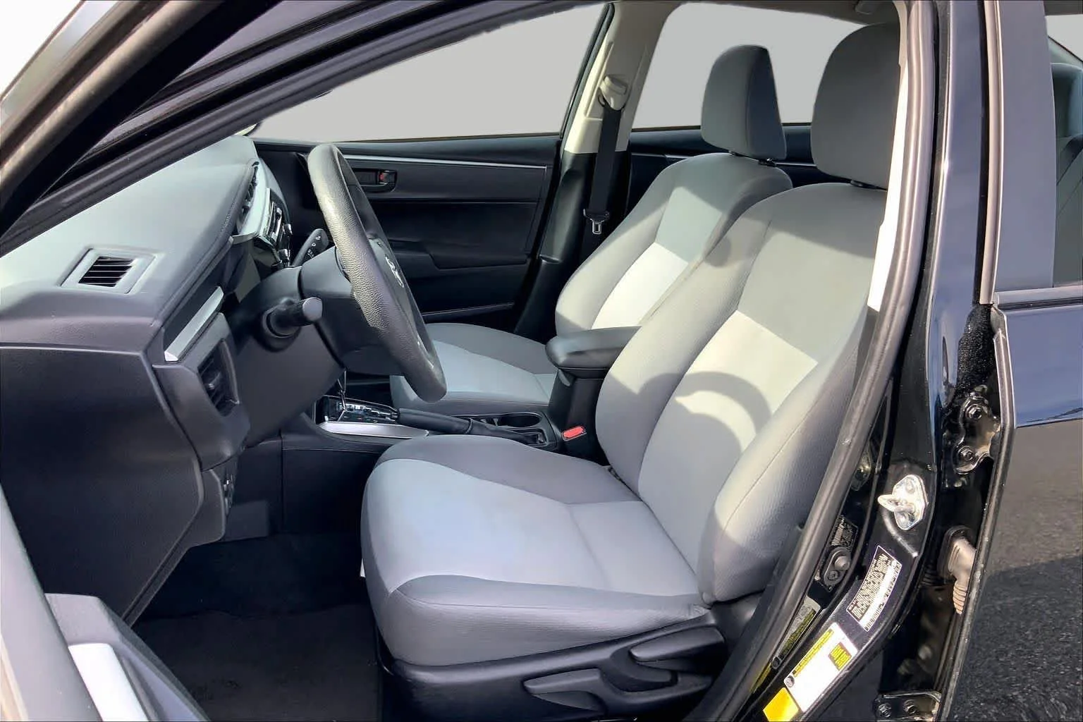 Used 2014 Black Sand Mica Toyota L image 8