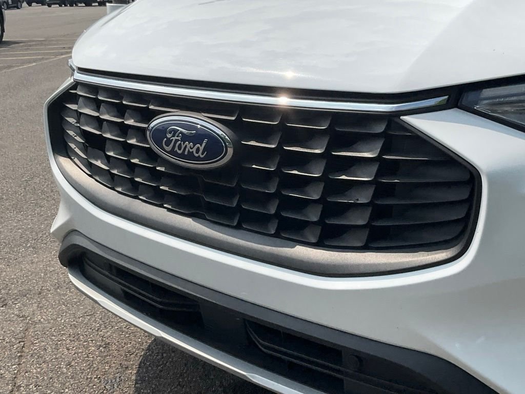 Certified Used 2025 Oxford White Ford Active image 23