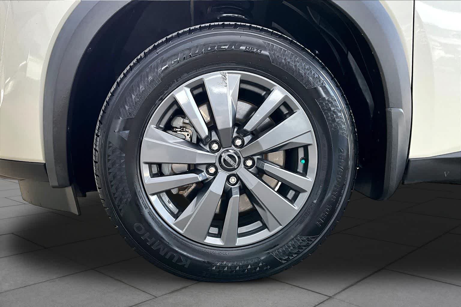 Used 2022 Pearl White Tricoat Nissan SV image 11