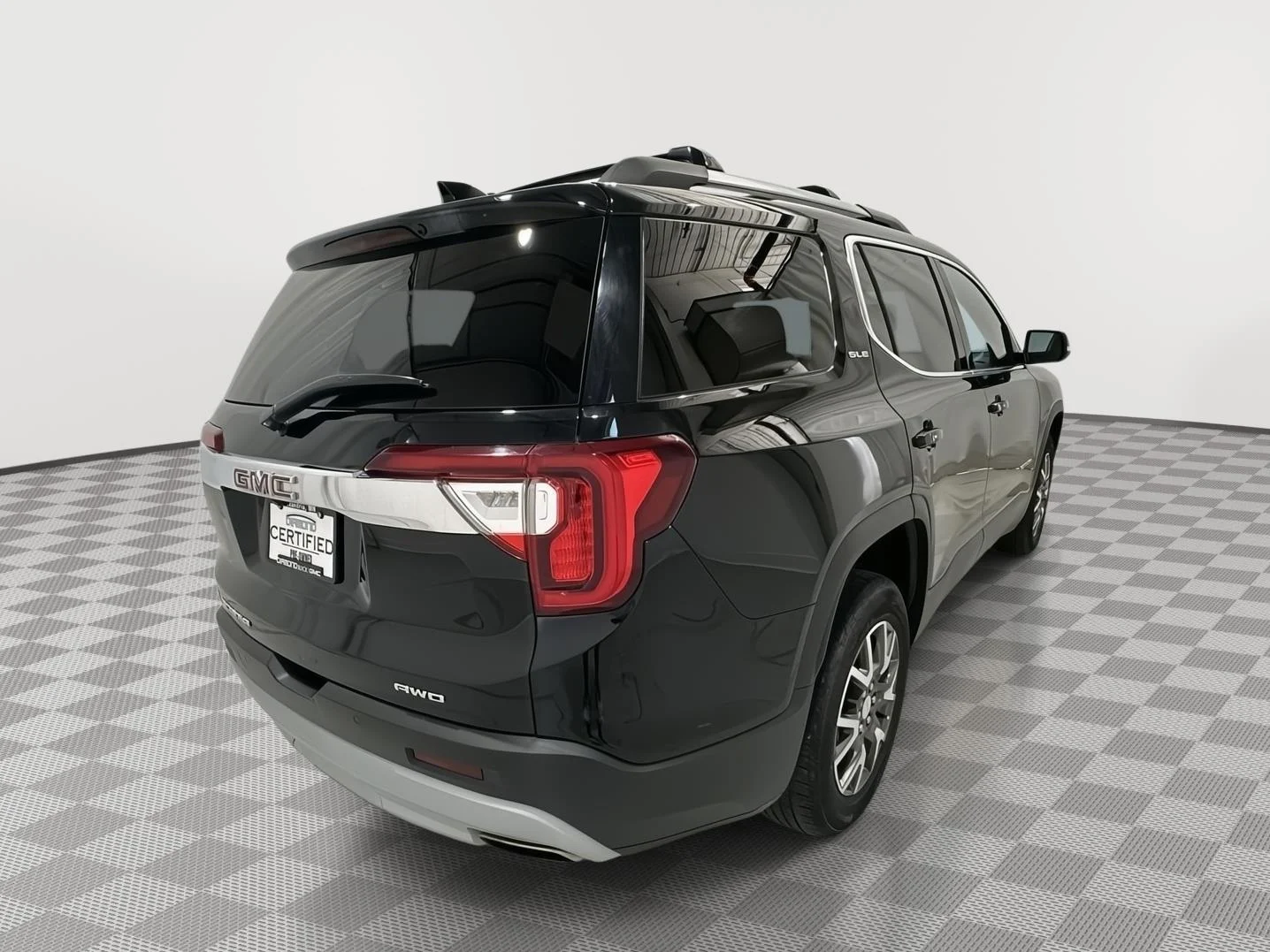 Used 2022 Ebony Twilight Metallic GMC SLE image 5