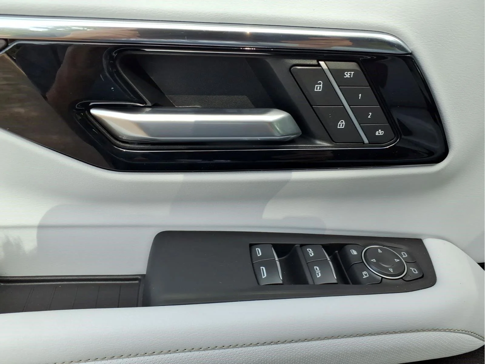 New 2027 Sterling Gray Metallic Chevrolet Premier image 18