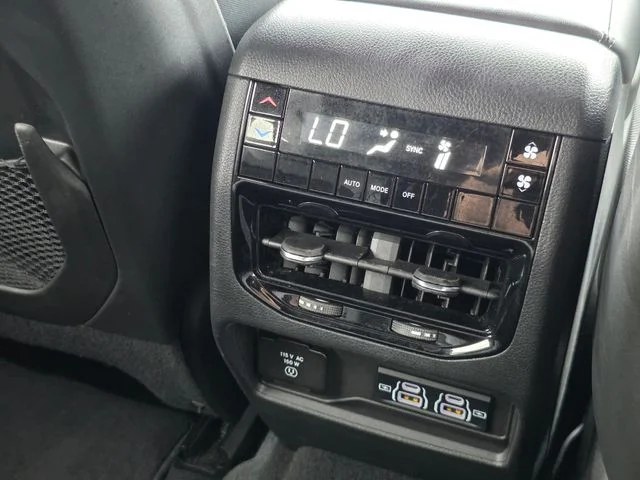2023 Jeep Grand Cherokee L Altitude - Photo 38