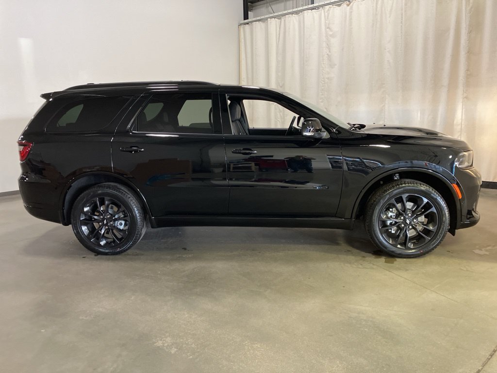 New 2026 Diamond Black Clear-Coat Exterior Paint Dodge GT Plus image 24