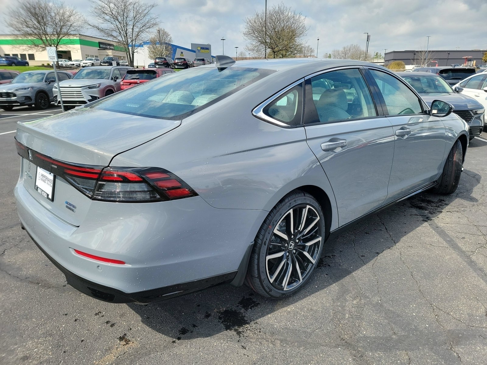 New 2026 Urban Gray Pearl Honda Touring image 27