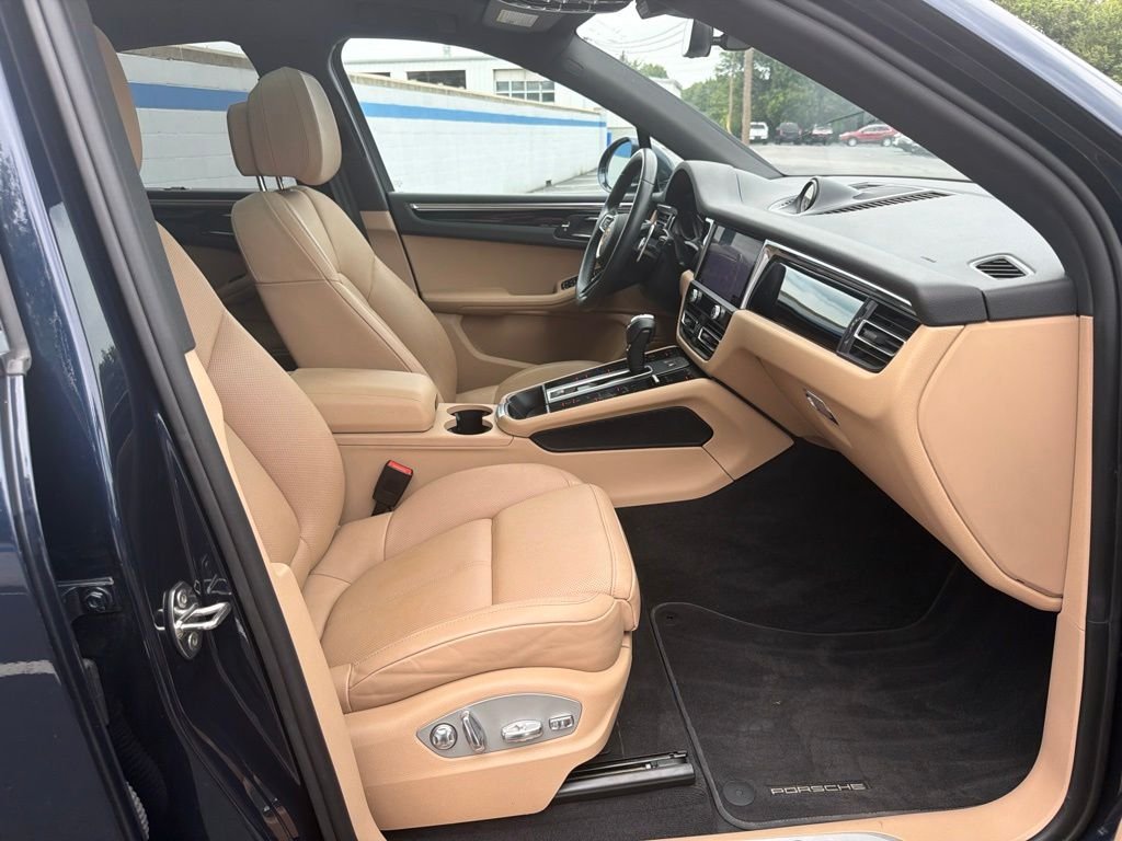 Used 2023 Night Blue Metallic Porsche S image 25