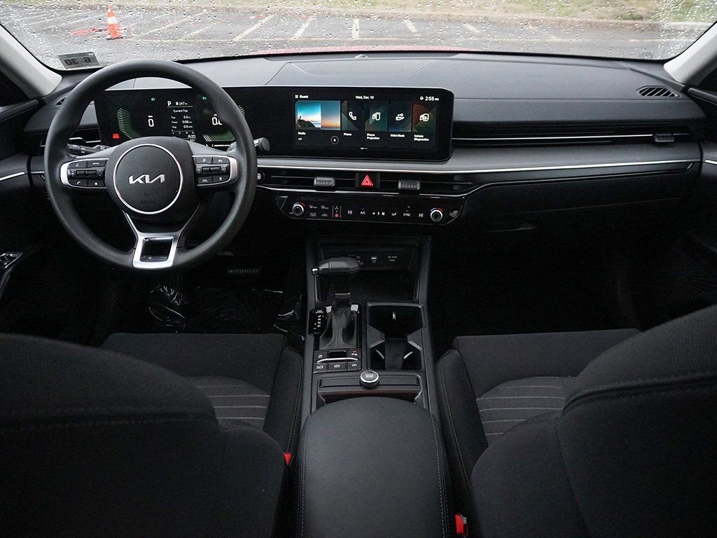 Used 2025 Red Kia LXS image 35