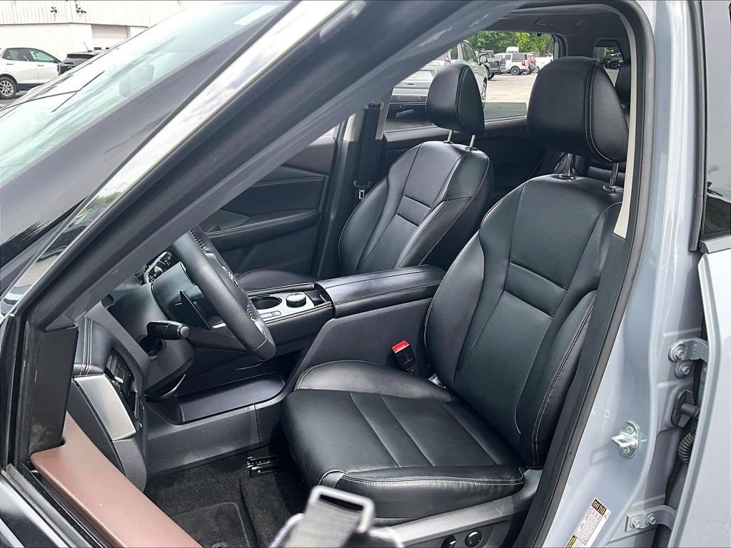 Used 2023 Gray Nissan SL image 10