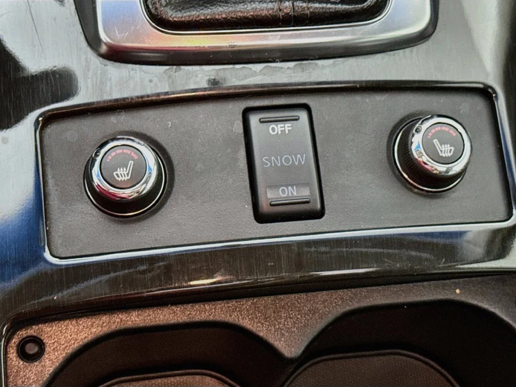 Used 2016 Silver INFINITI  image 24