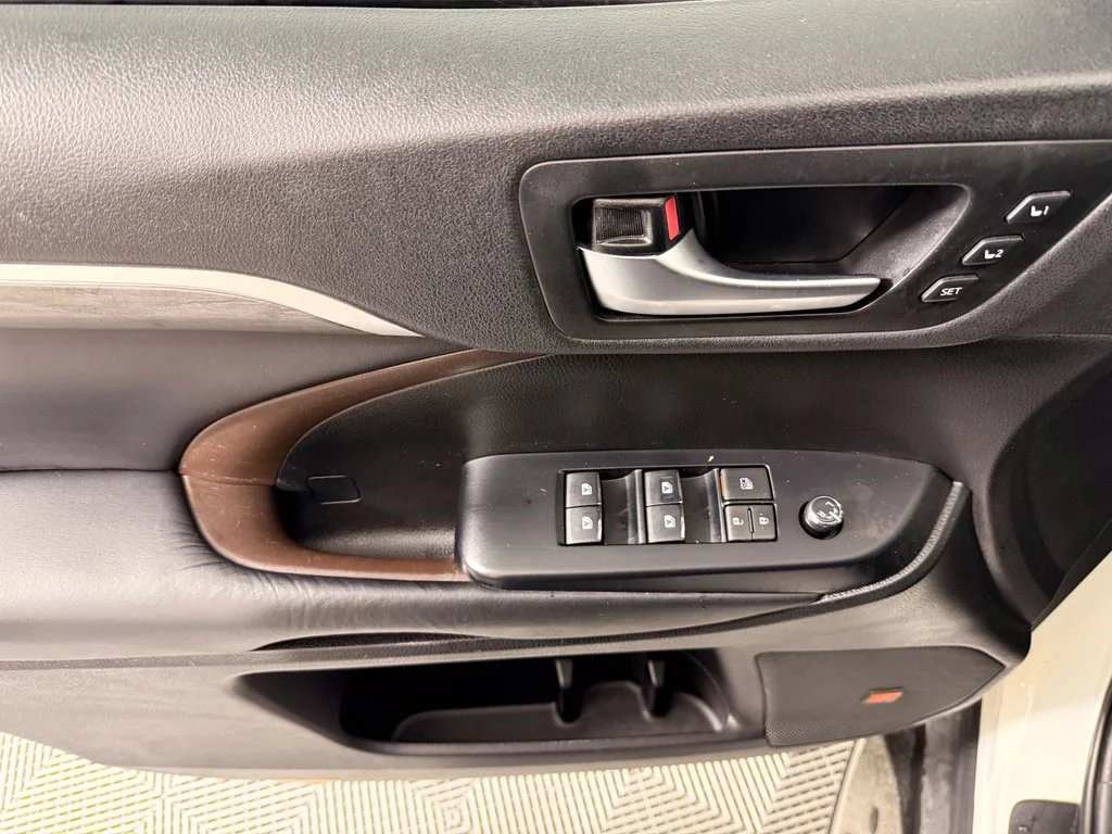 Used 2019 White Toyota Limited Platinum image 21