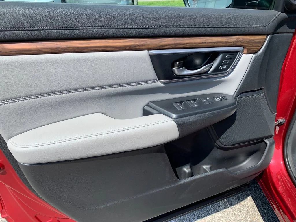 Used 2022 Red Honda Touring image 12