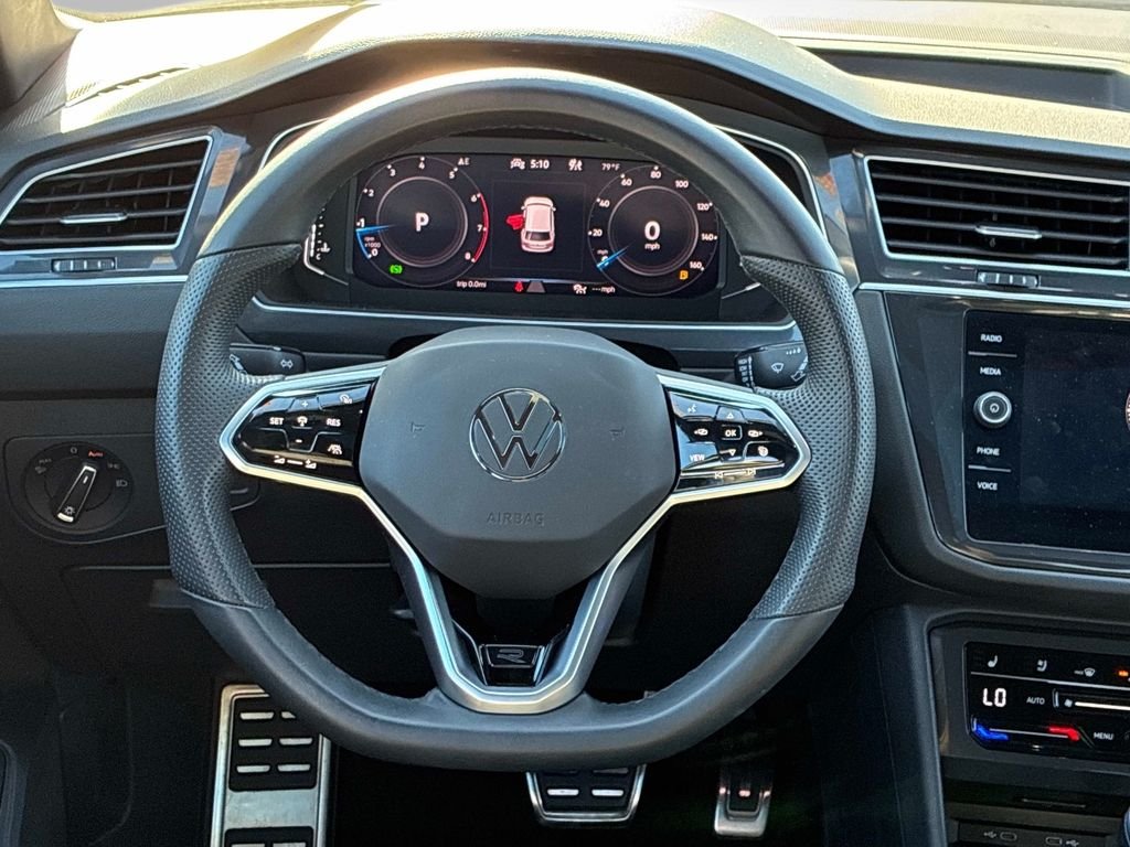 Used 2024  Volkswagen 2.0T SEL R-Line image 16