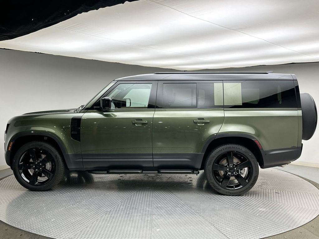 New 2026 Woolstone Green Metallic Land Rover S image 2