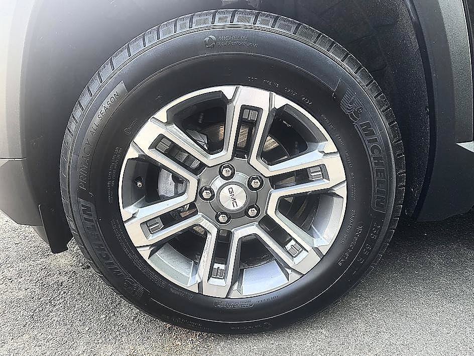 Used 2025 Ebony Twilight Metallic GMC AWD Elevation image 8