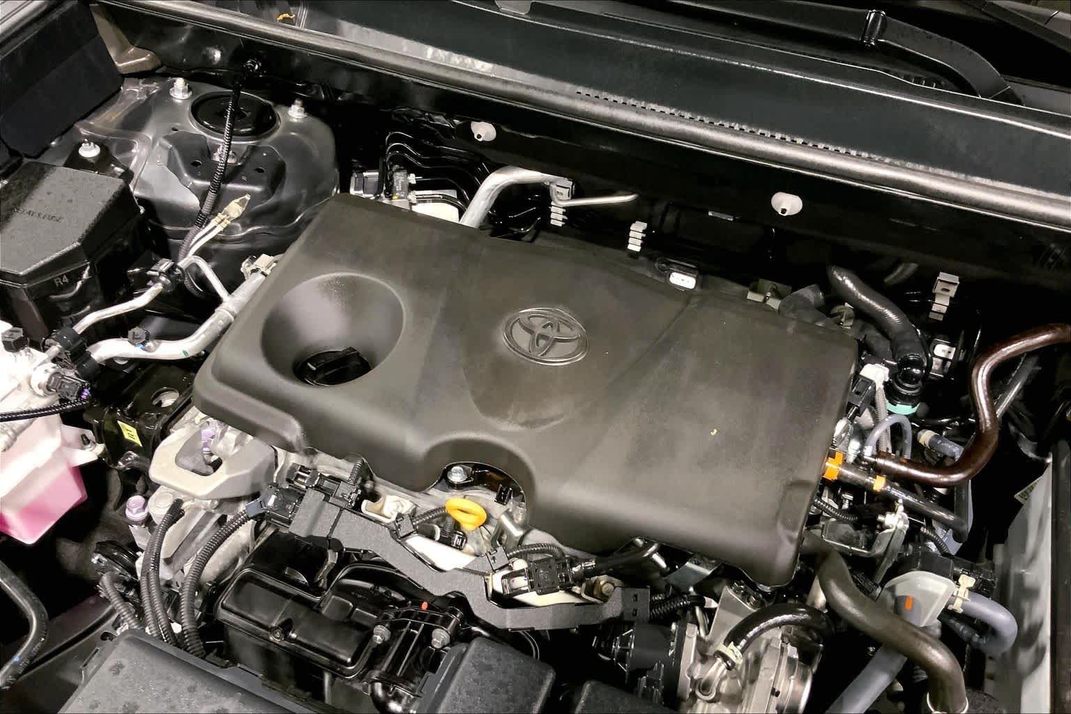 Used 2025 Magnetic Gray Metallic Toyota XLE Premium image 33