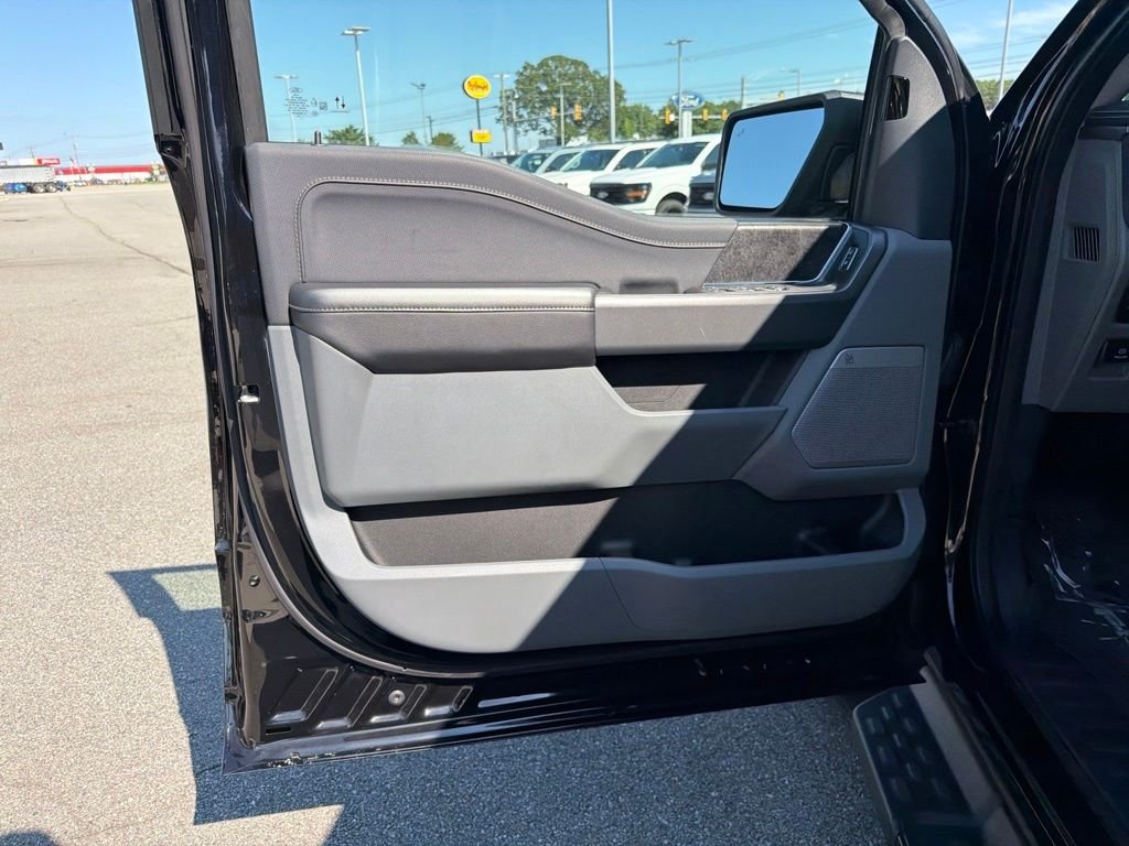 Certified Used 2025 Agate Black Metallic Ford Flash image 14