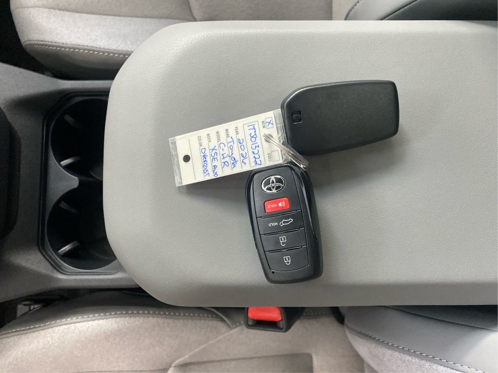 New 2026 Overcast Toyota  XSE image 23