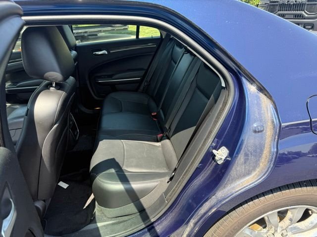 Used 2015 Blue Pearl Chrysler Limited image 9