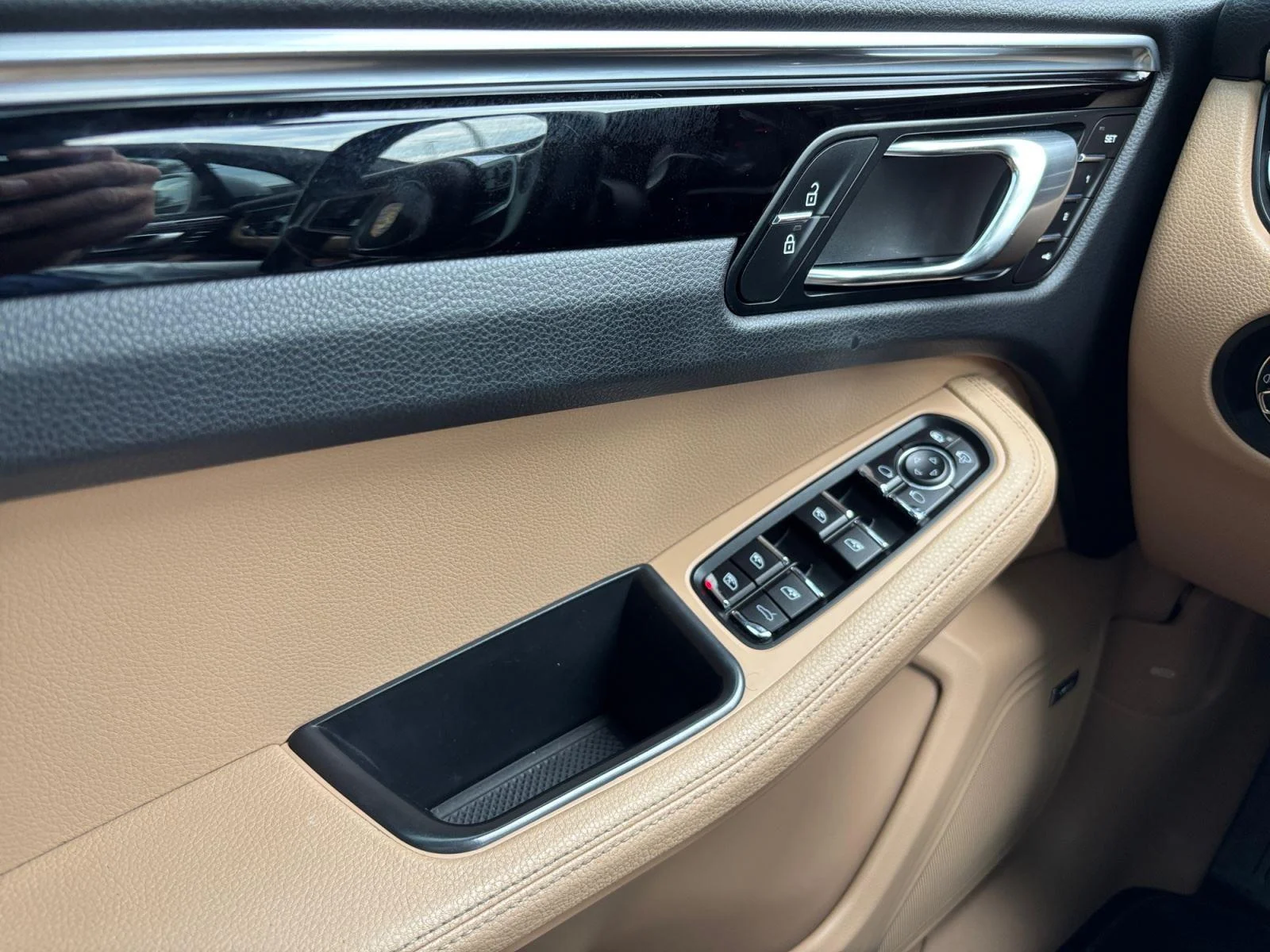 Used 2020 White Porsche Base image 17