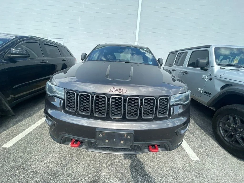 Used 2021 Gray Jeep Trailhawk image 4