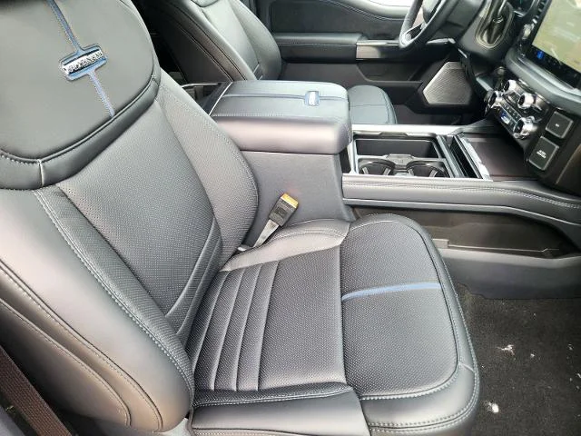 New 2026 Glacier Gray Metallic Tri-Coat Ford F-250® Platinum® image 32