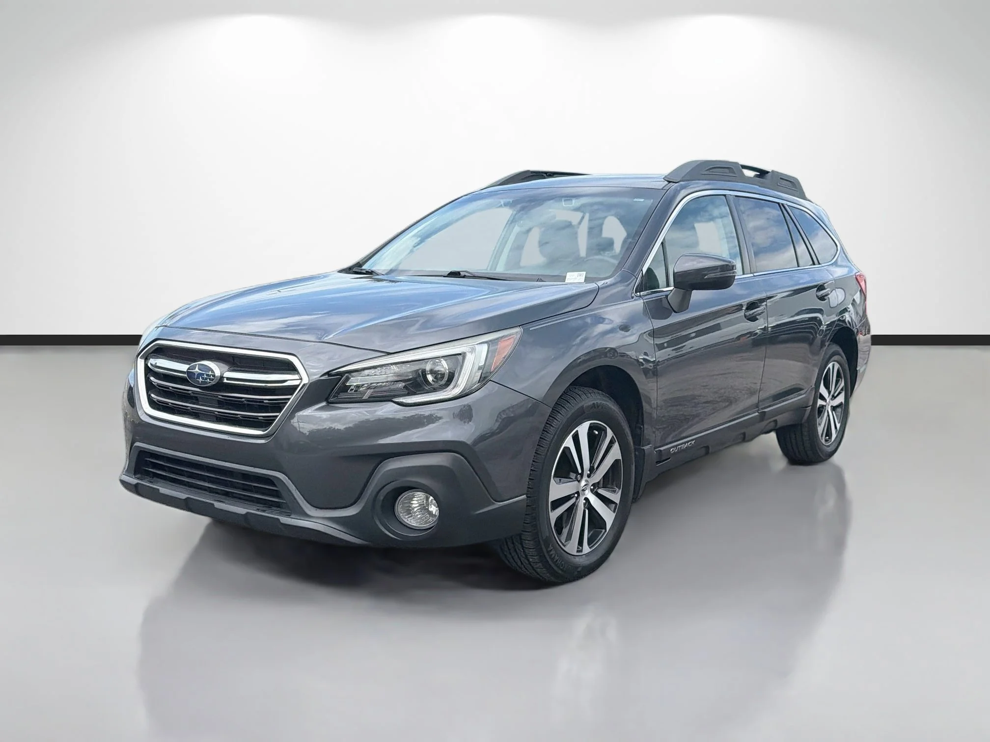 Used 2018 Magnetite Gray Metallic Subaru Limited image 4