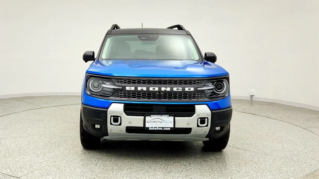 Used 2025 Velocity Blue Metallic Ford Badlands 4x4 image 2