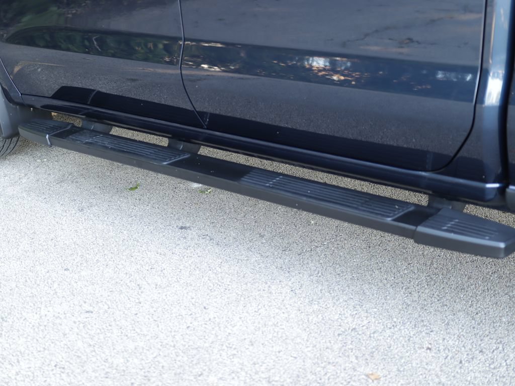 Used 2022 Northsky Blue Metallic Chevrolet Custom image 33