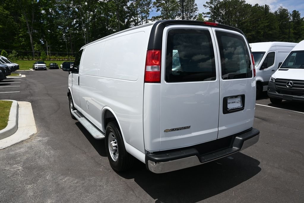 Used 2025 White Chevrolet Work Van image 4