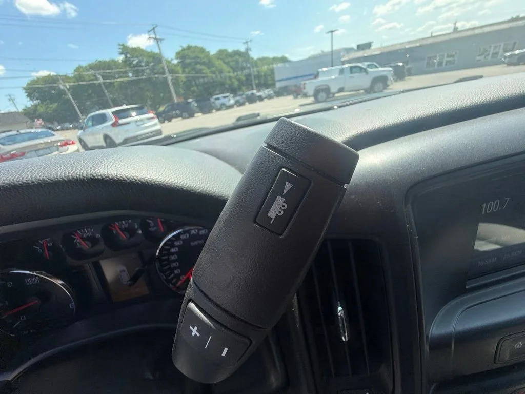 Used 2018 GRAPHITE METALLIC Chevrolet LS image 37