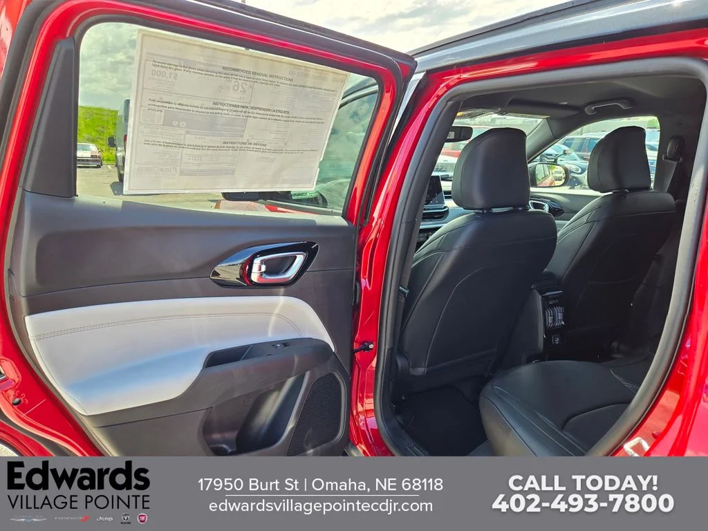 New 2026 Red Hot Pearl-Coat Exterior Paint Jeep Limited image 24