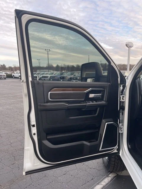 Used 2024 White Ram Laramie image 31