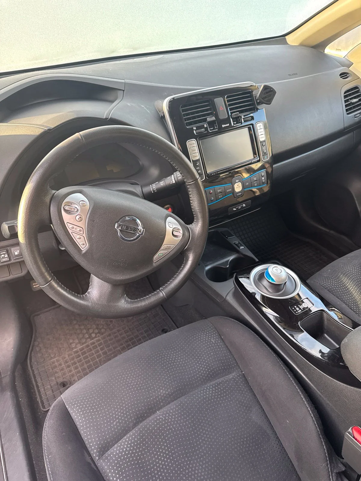 Used 2016 White Nissan SV image 11
